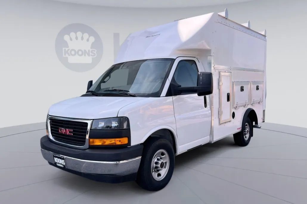 2024 Gmc Savana Cutaway 3500 photo 1