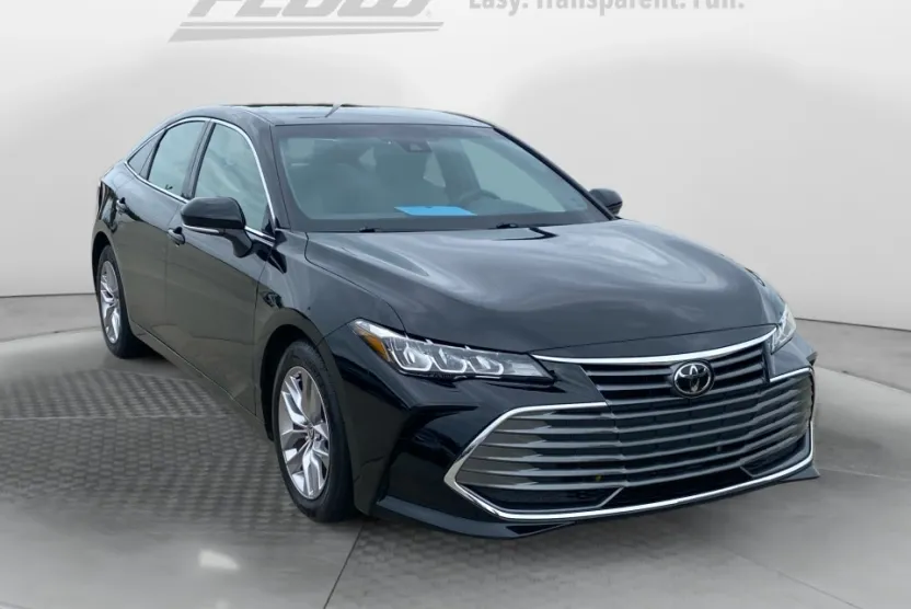2020 Toyota Avalon XLE photo 1