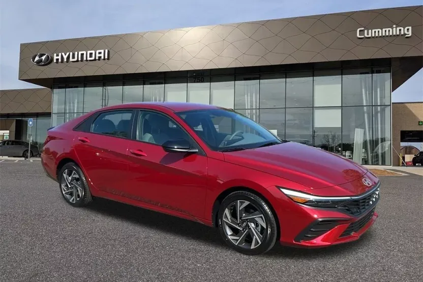 2025 Hyundai Elantra SEL Sport photo 1