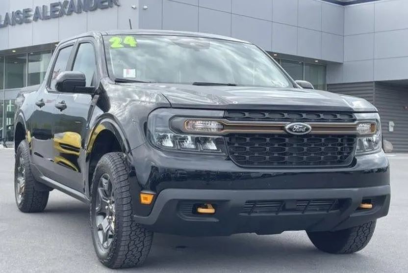 2024 Ford Maverick XLT Tremor photo 1