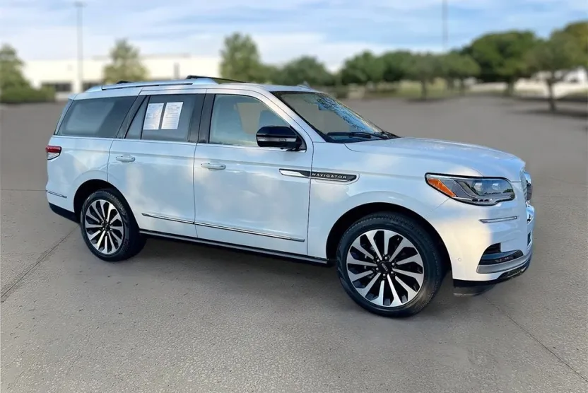 2023 Lincoln Navigator Reserve photo 1