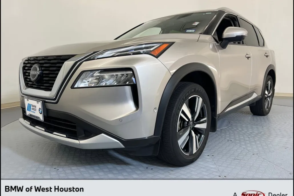 2023 Nissan Rogue Platinum photo 1