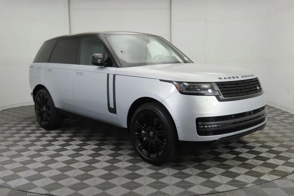 2025 Land Rover Range Rover SE photo 1