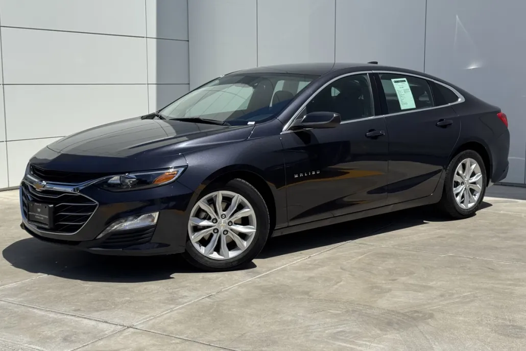 2023 Chevrolet Malibu 1LT photo 1
