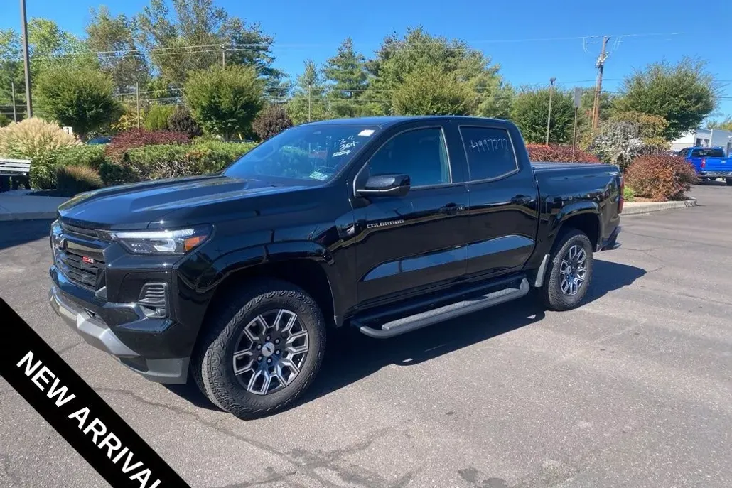 2024 Chevrolet Colorado Z71 photo 1