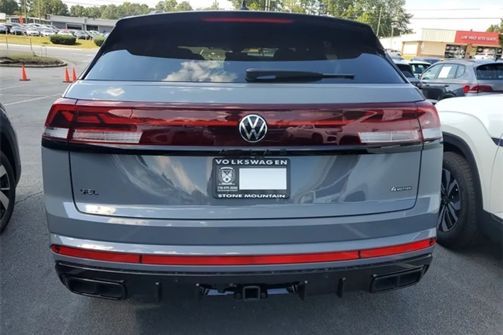 2026 Volkswagen Atlas Cross Sport SEL R-Line photo 1