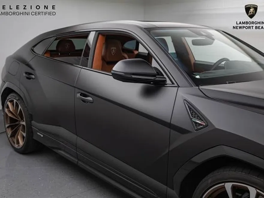 2023 Lamborghini Urus S photo 1