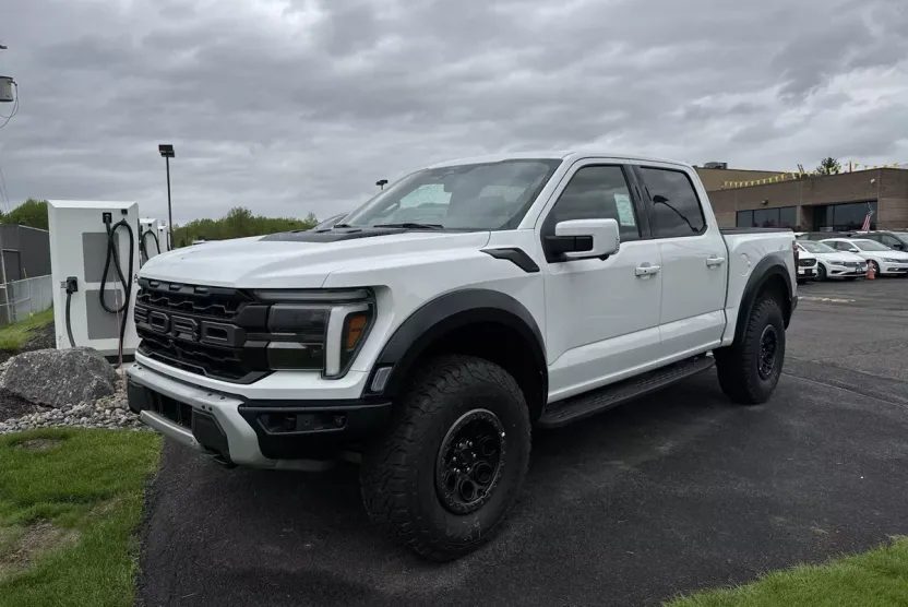 2025 Ford F-150 Raptor photo 1