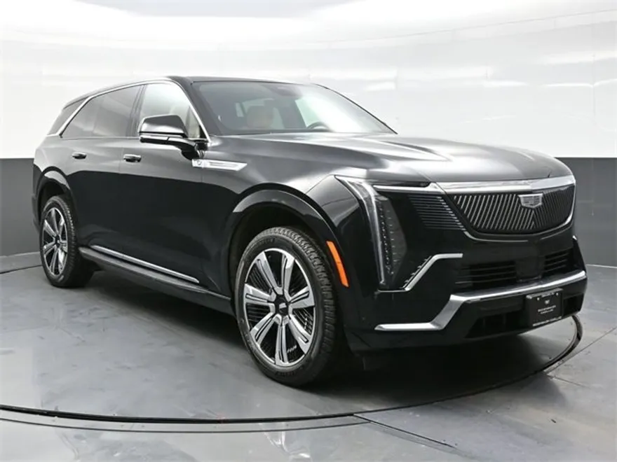 2025 Cadillac Escalade IQ Luxury photo 1