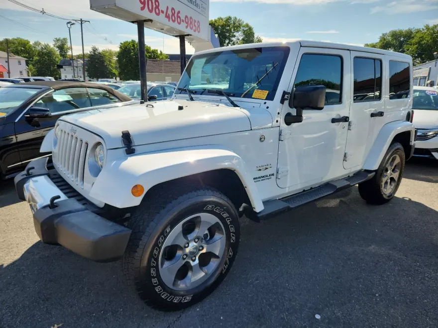2017 Jeep Wrangler Unlimited Sahara photo 1