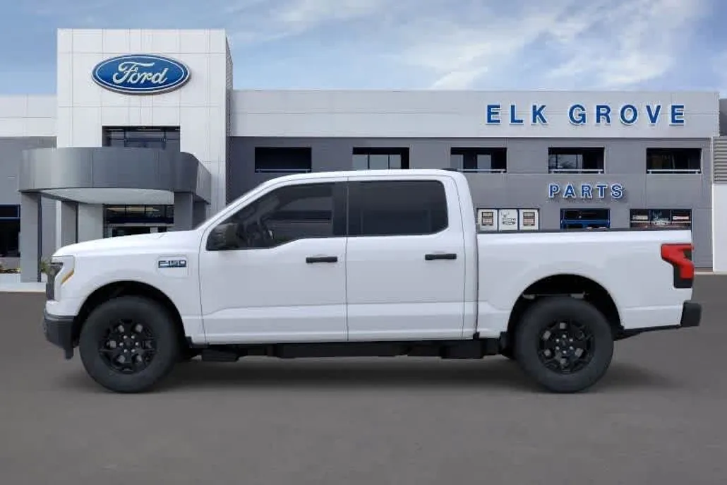 2025 Ford F-150 Lightning photo 1