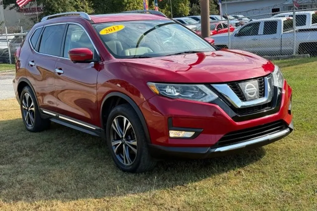 2017 Nissan Rogue SL photo 1