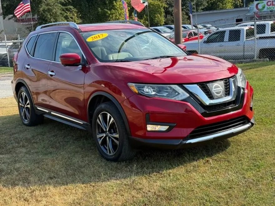 2017 Nissan Rogue SL photo 1