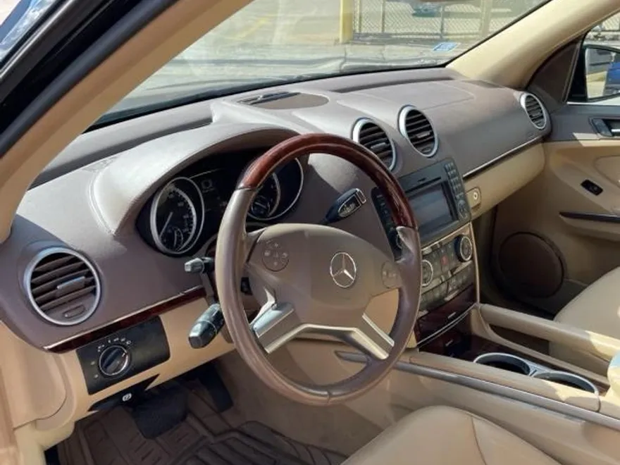 2011 Mercedes Benz GL 450 photo 1