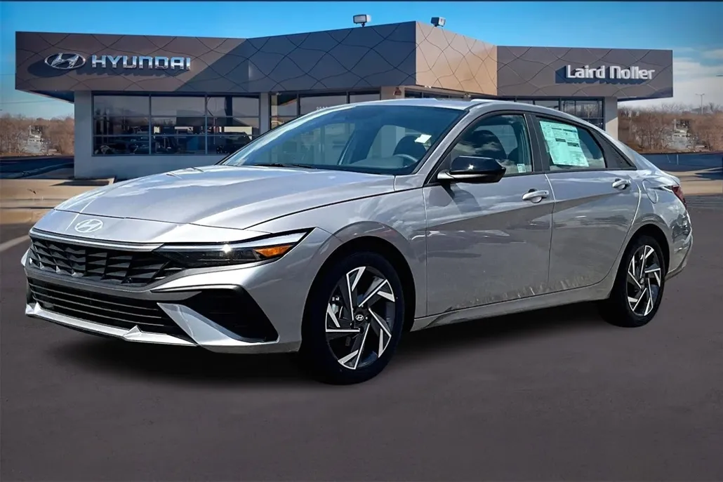 2025 Hyundai Elantra SEL Sport photo 1