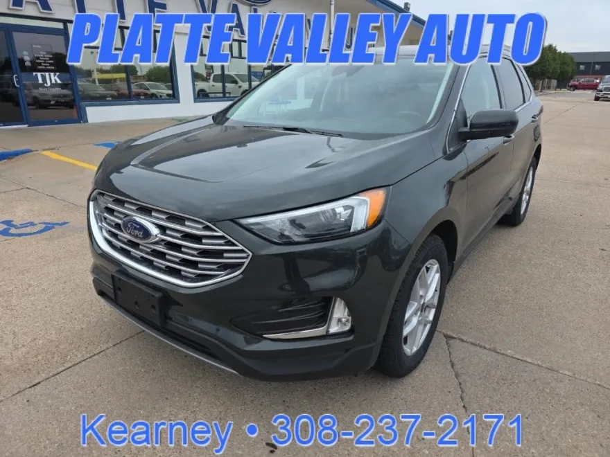 2022 Ford Edge SEL photo 1