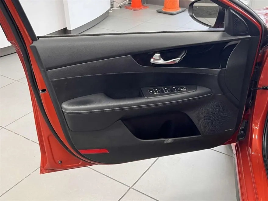 2023 Kia Forte GT-Line photo 14