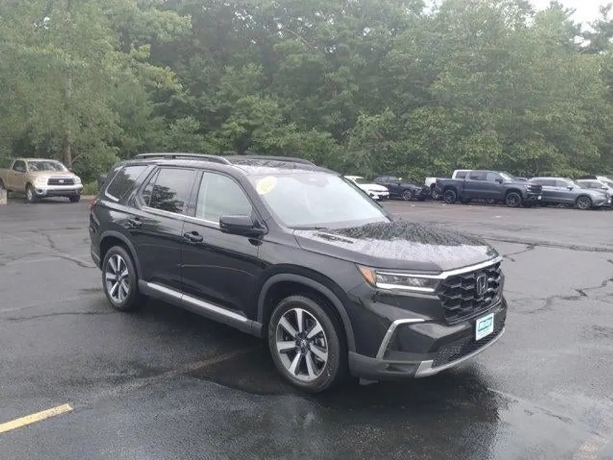 2025 Honda Pilot Touring photo 1