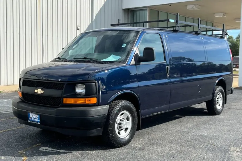 2017 Chevrolet Express Cargo photo 1