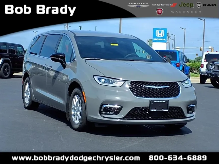 2025 Chrysler Pacifica photo 1