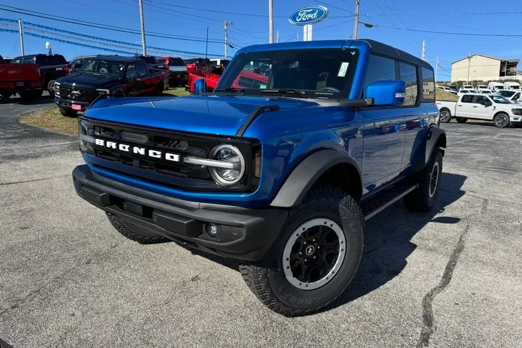 2024 Ford Bronco Outer Banks photo 1