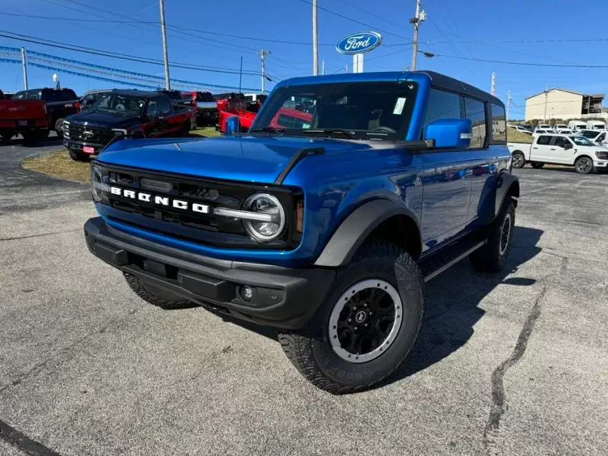 2024 Ford Bronco Outer Banks photo 1