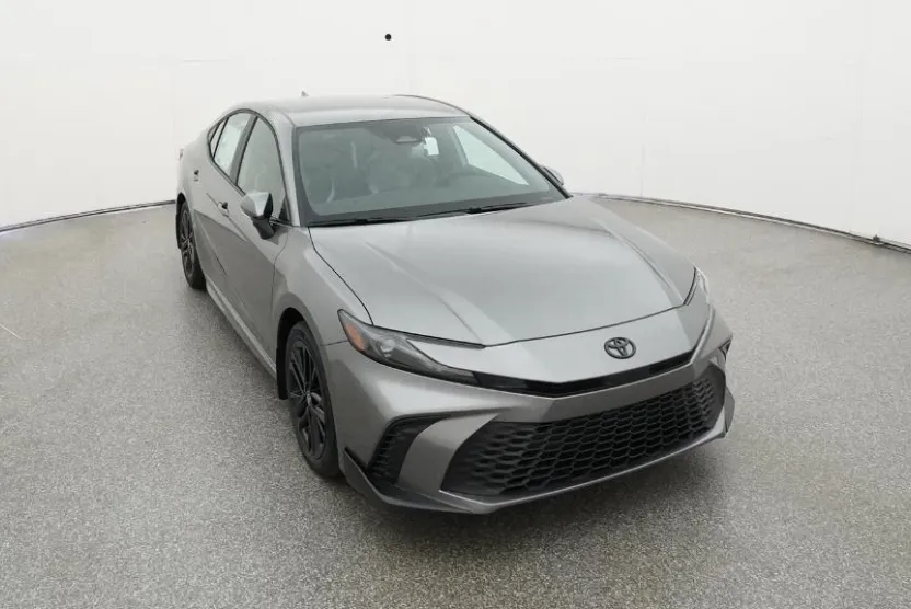 2026 Toyota Camry SE photo 1