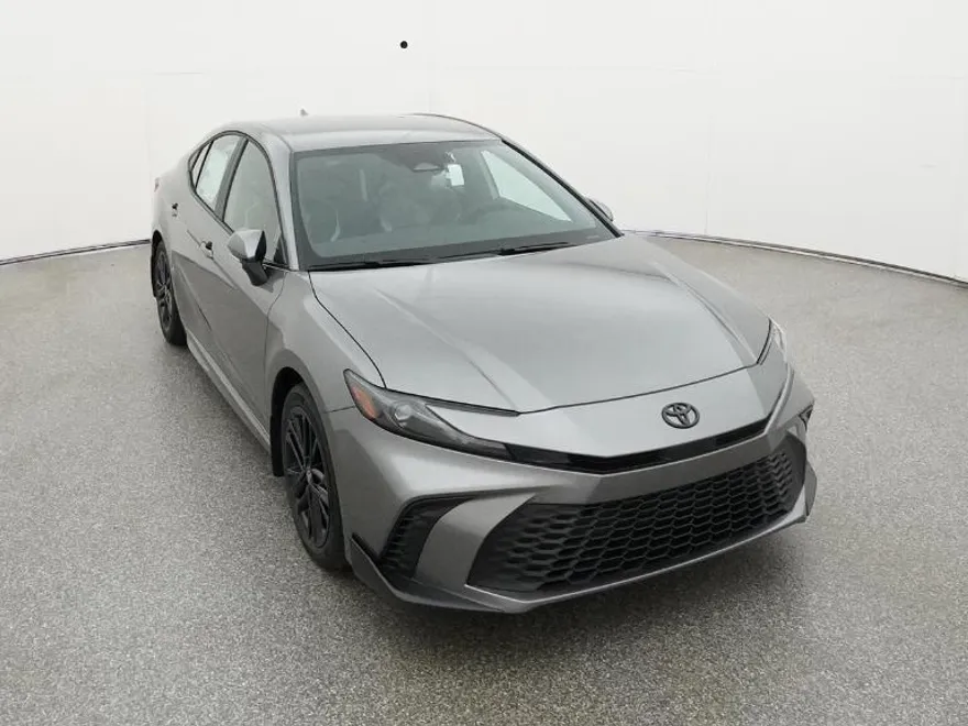 2026 Toyota Camry SE photo 1