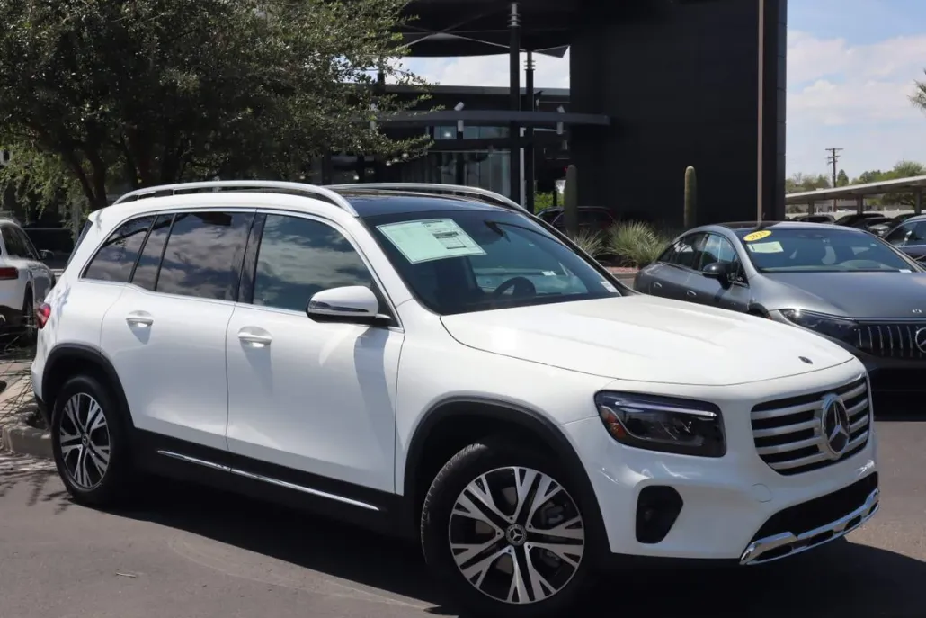 2026 Mercedes Benz GLB 250 photo 1