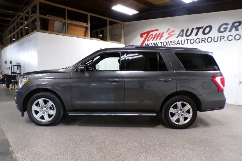 2019 Ford Expedition XLT photo 1