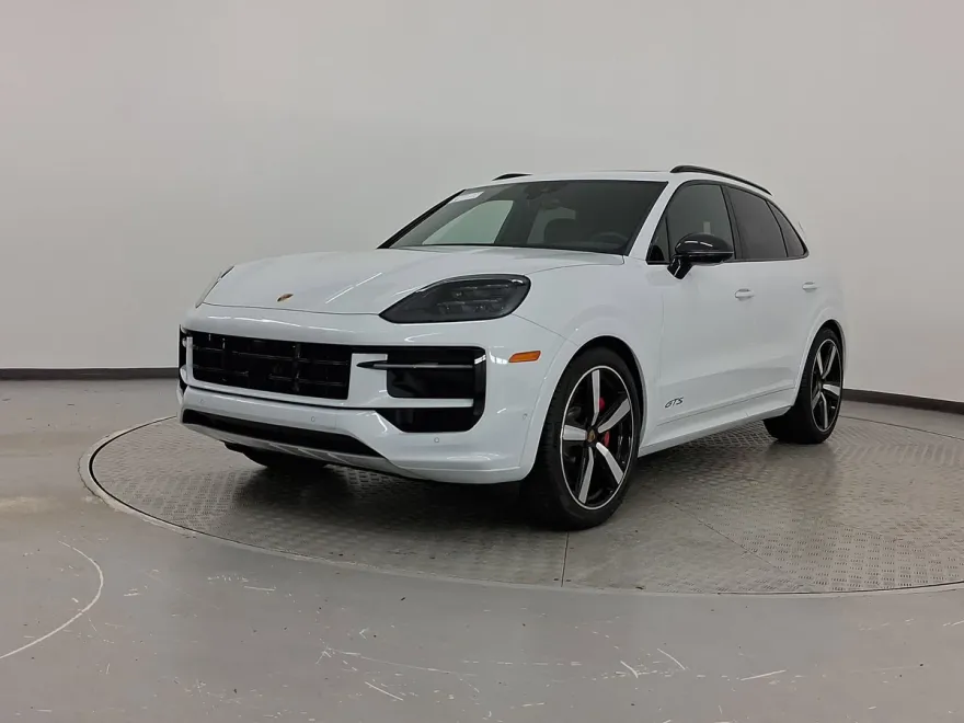2025 Porsche Cayenne GTS photo 1