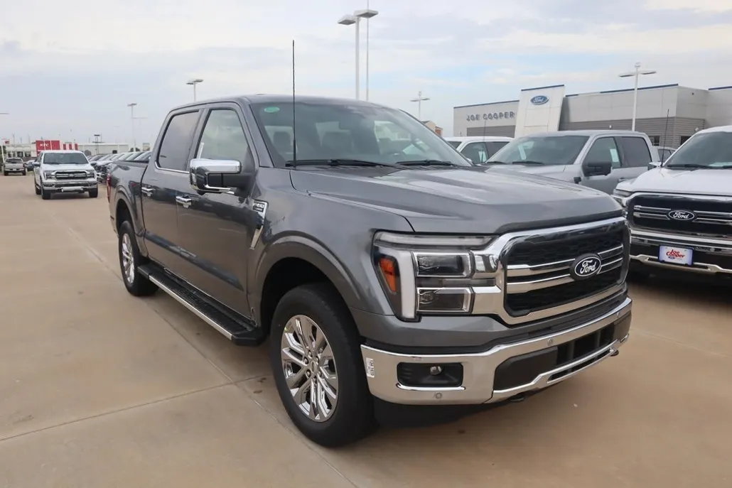 2025 Ford F-150 Lariat photo 1