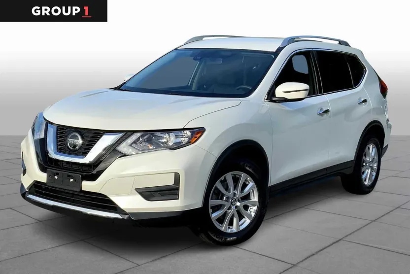 2020 Nissan Rogue SV photo 1