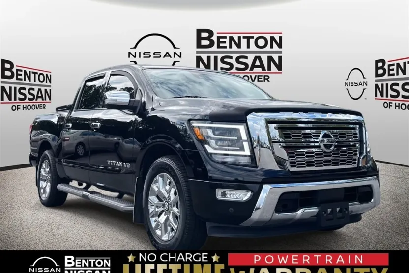 2020 Nissan Titan SL photo 1