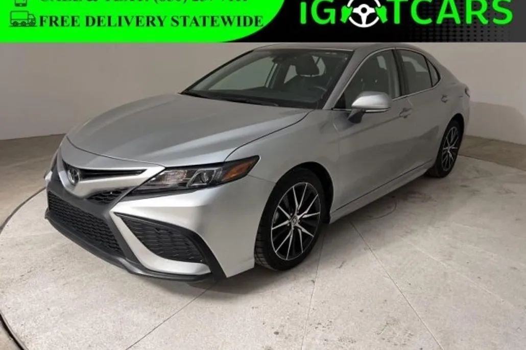 2024 Toyota Camry SE photo 1