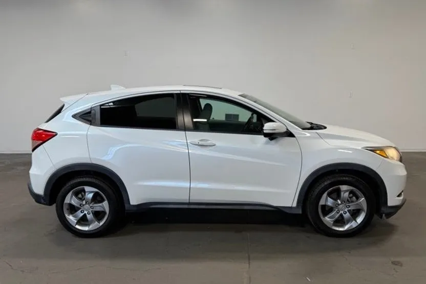 2017 Honda HR-V EX photo 1