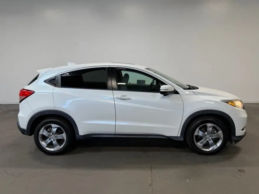 2017 Honda HR-V EX photo 1