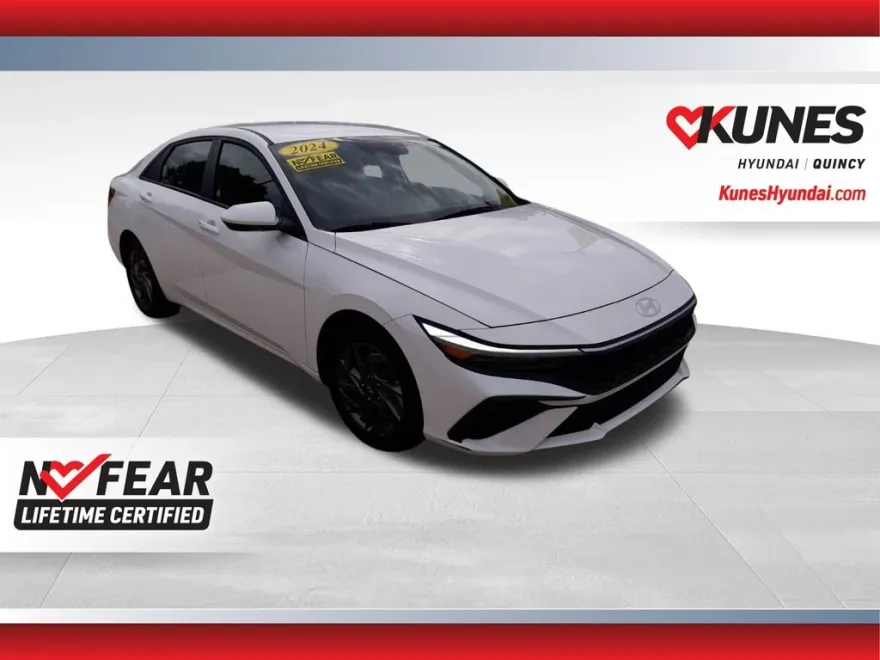 2024 Hyundai Elantra SEL photo 1