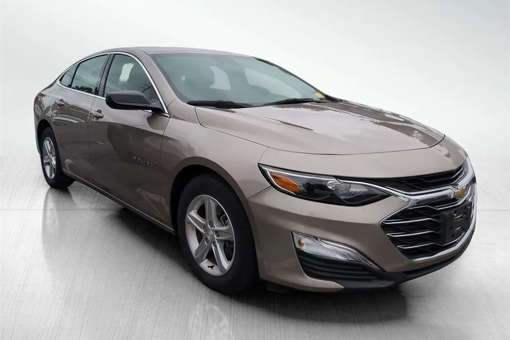 2023 Chevrolet Malibu LS photo 1