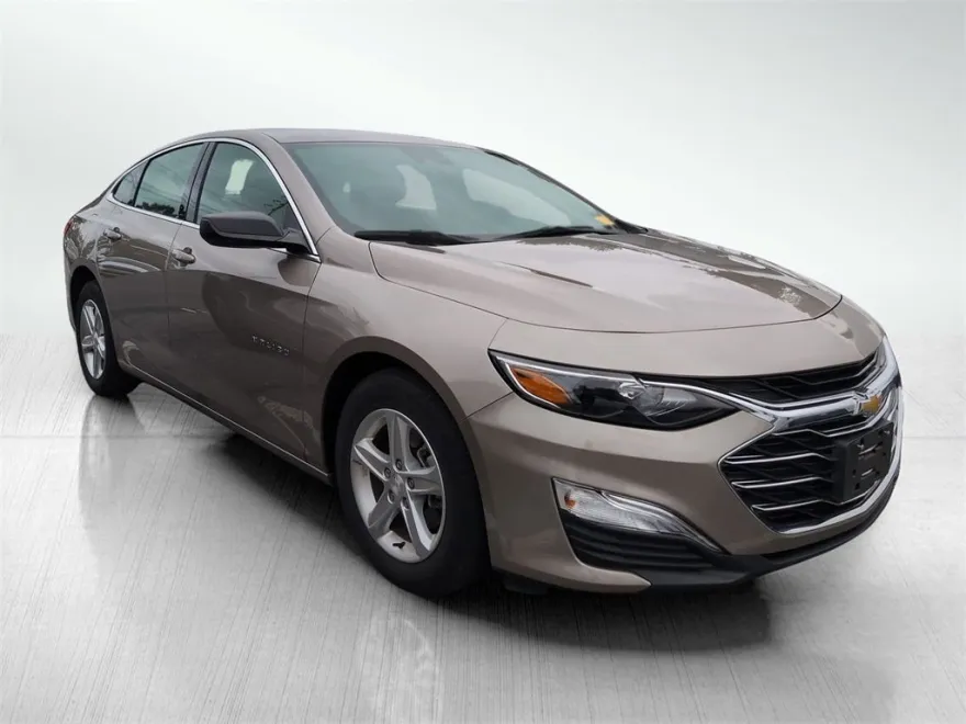 2023 Chevrolet Malibu LS photo 1
