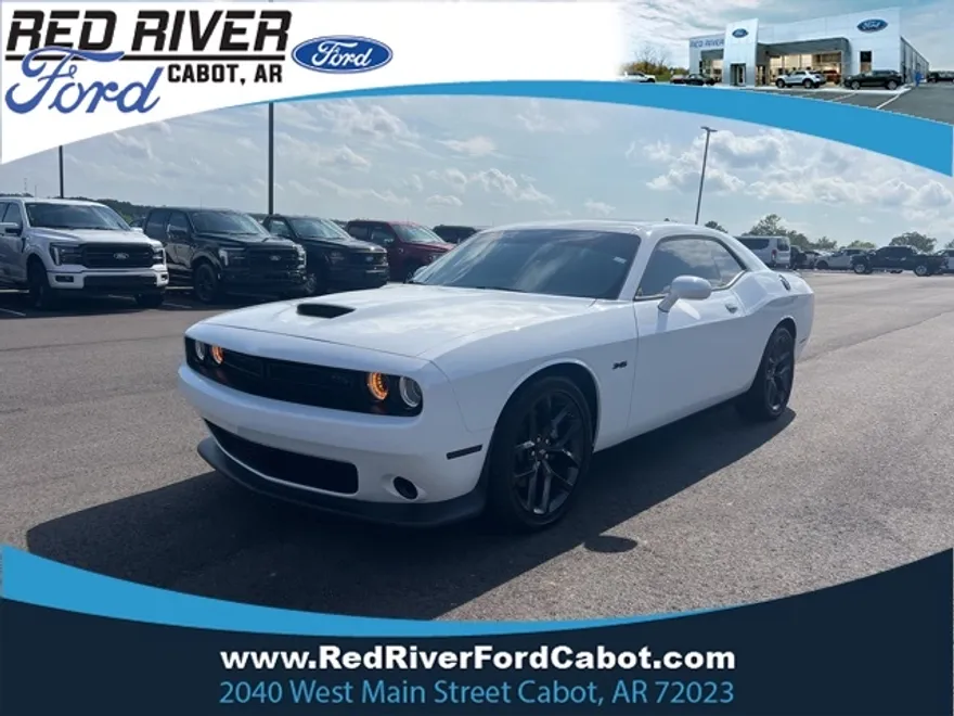 2023 Dodge Challenger R/T photo 1