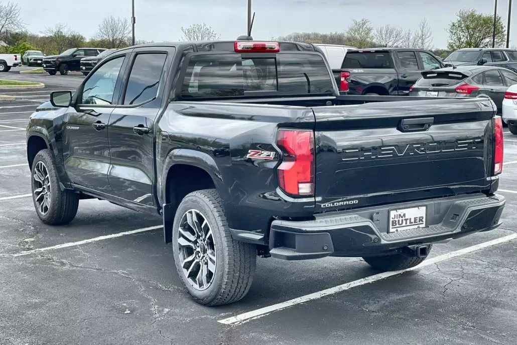 2025 Chevrolet Colorado Z71 photo 1
