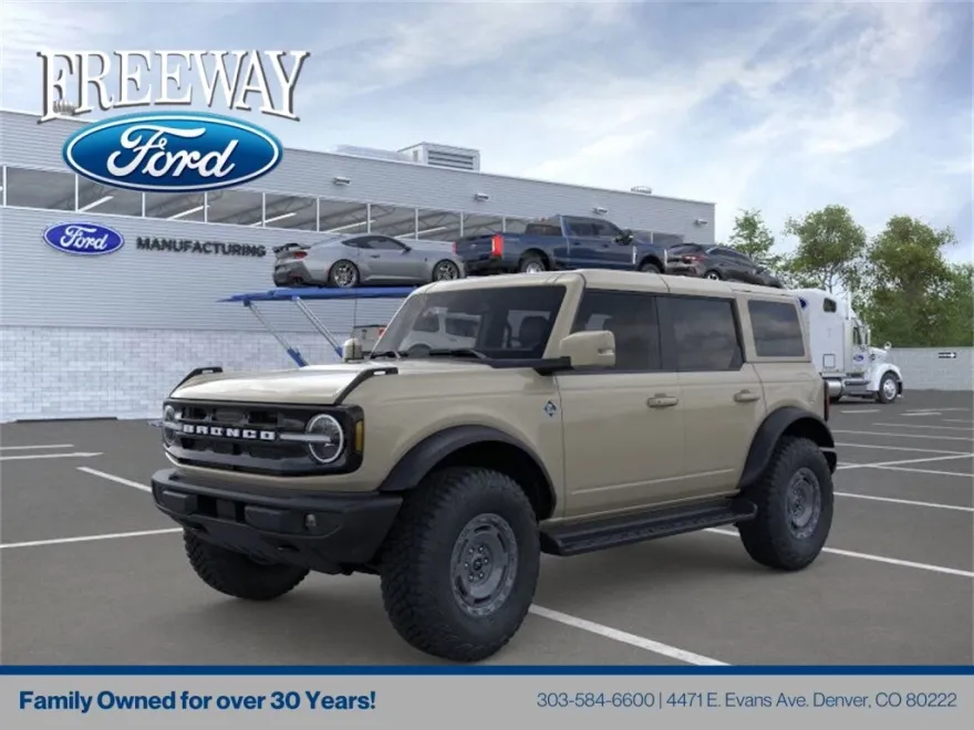 2025 Ford Bronco Outer Banks photo 1