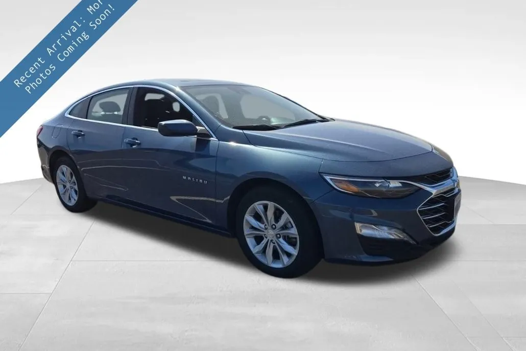 2024 Chevrolet Malibu 1LT photo 1