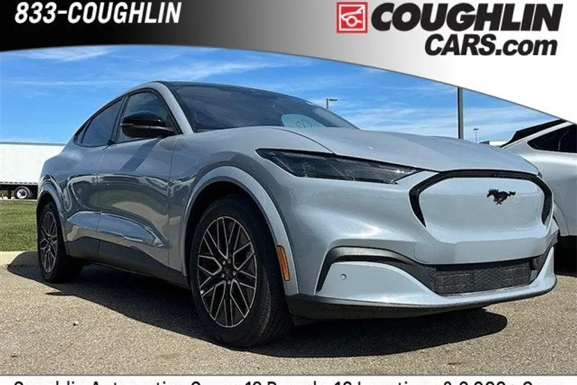 2025 Ford Mustang Mach-E Premium photo 1