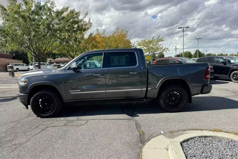 2022 Ram 1500 Limited photo 1