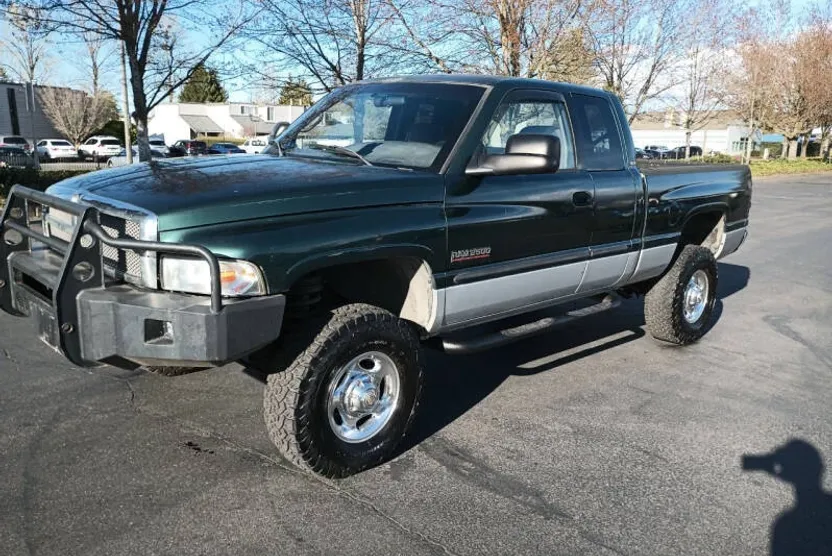 2001 Dodge Ram SLT photo 1