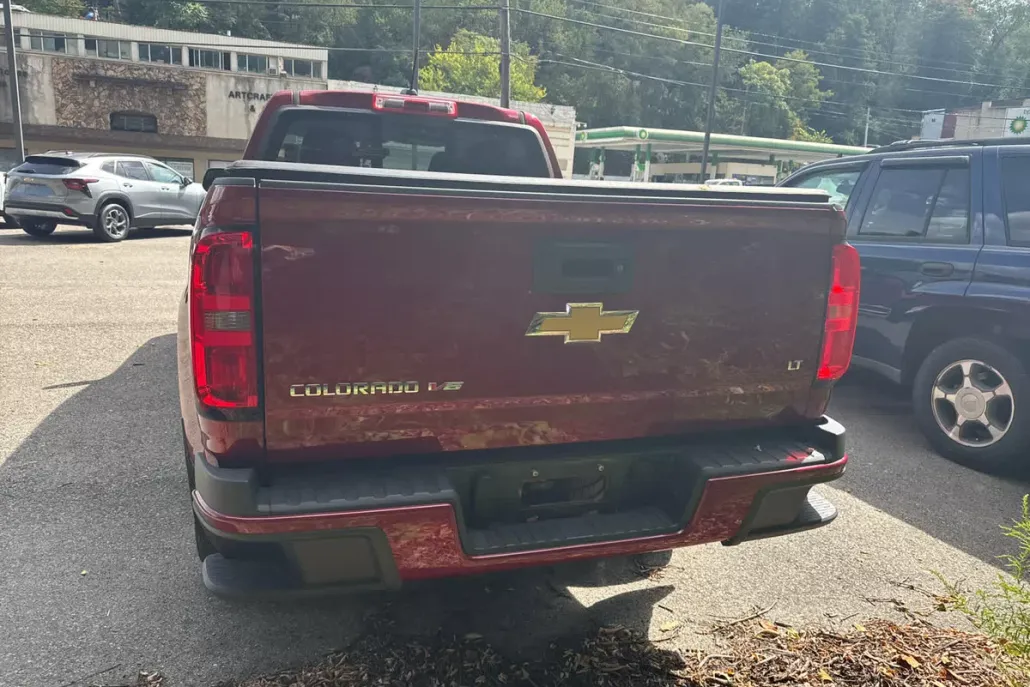 2017 Chevrolet Colorado LT photo 1