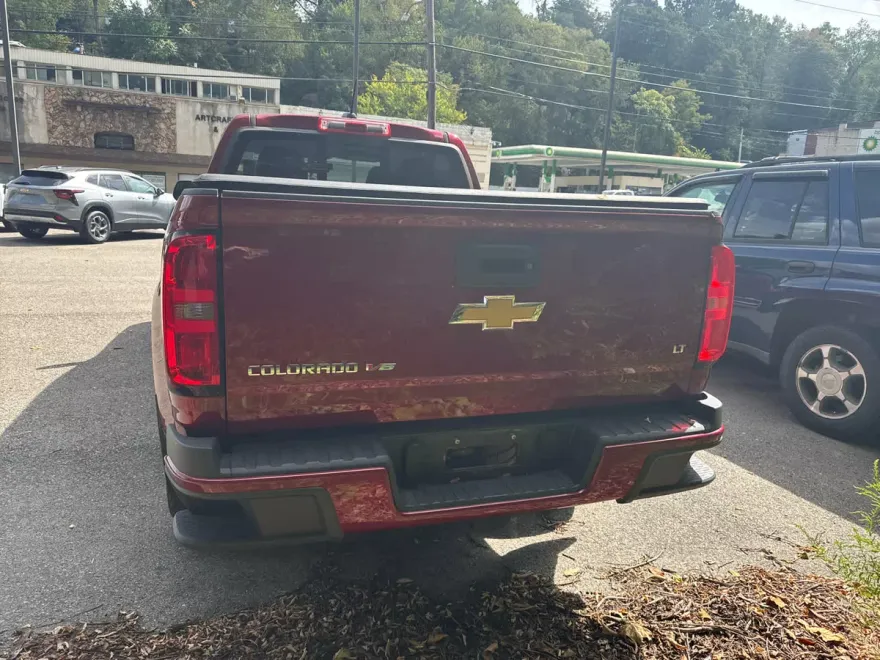 2017 Chevrolet Colorado LT photo 1