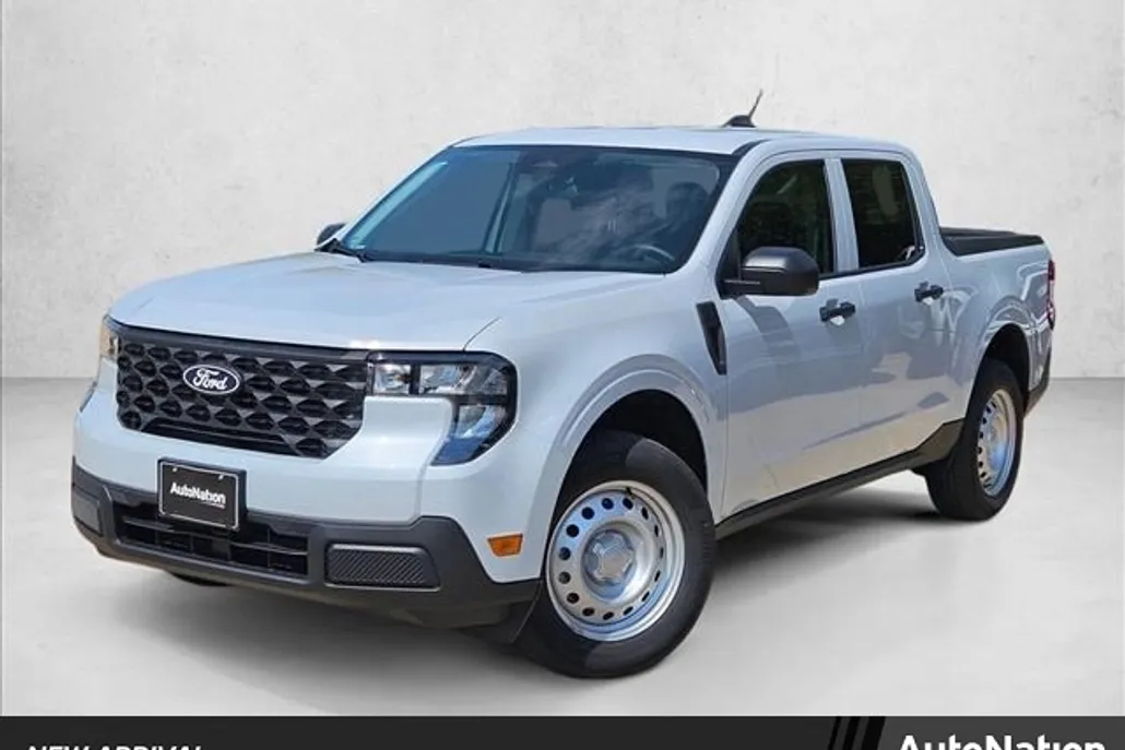 2025 Ford Maverick XL photo 1
